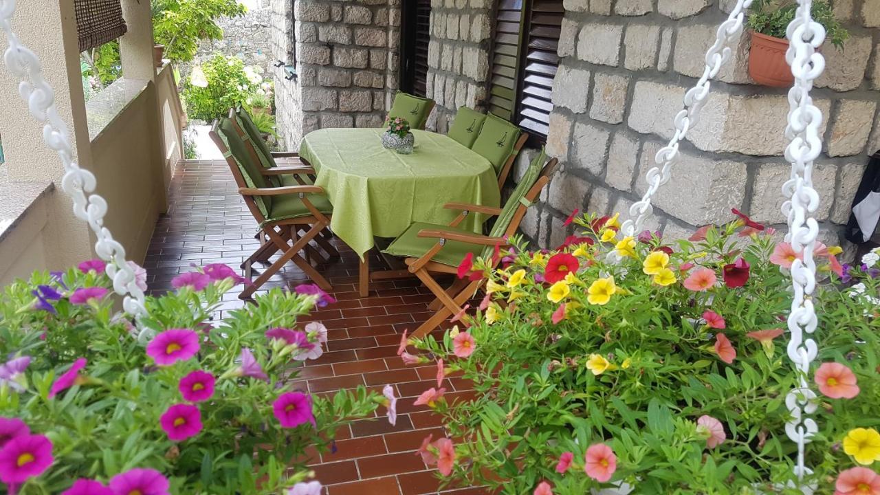 Apartment Lavanda garden Rab Town Exteriör bild
